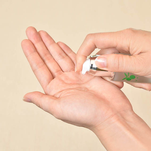 画像：【プレゼント付き】オリーブスクワラン100% 岡田美容オイル（30ml）  3本セット ※期間限定（１１月末まで） サムネイル